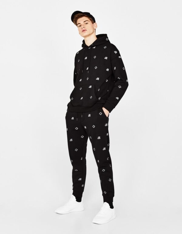 Sweatshirt and jogging trousers - Image 2