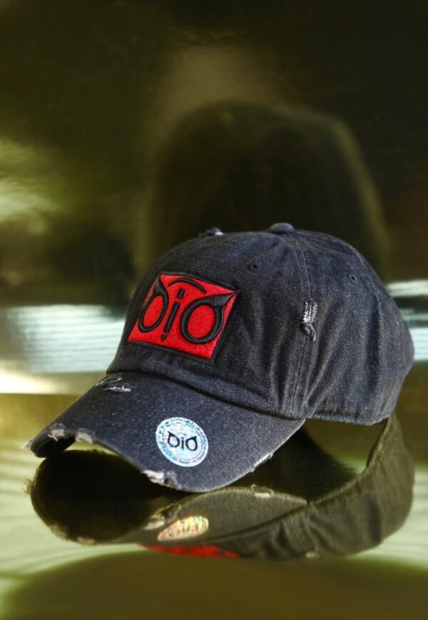 OiO Cap Black Jeans & Red - Image 2
